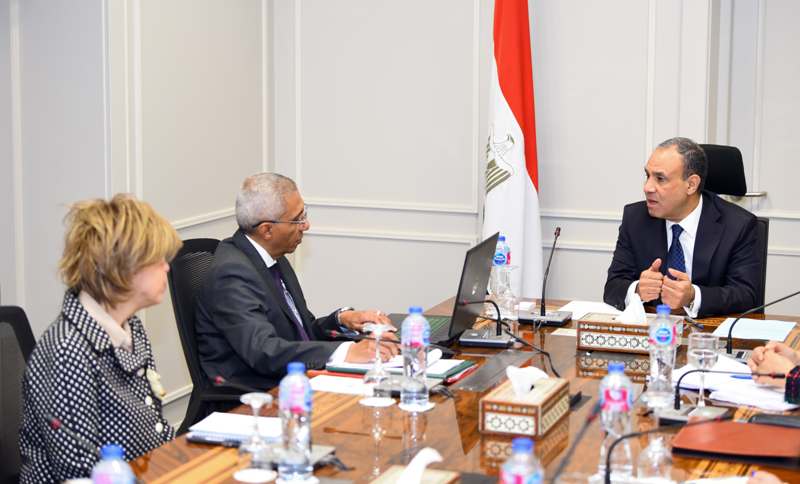 وزير الخارجية يجتمع بالقطاع الثقافي بالوزارة وزير الخارجية يجتمع بالقطاع الثقافي بالوزارة