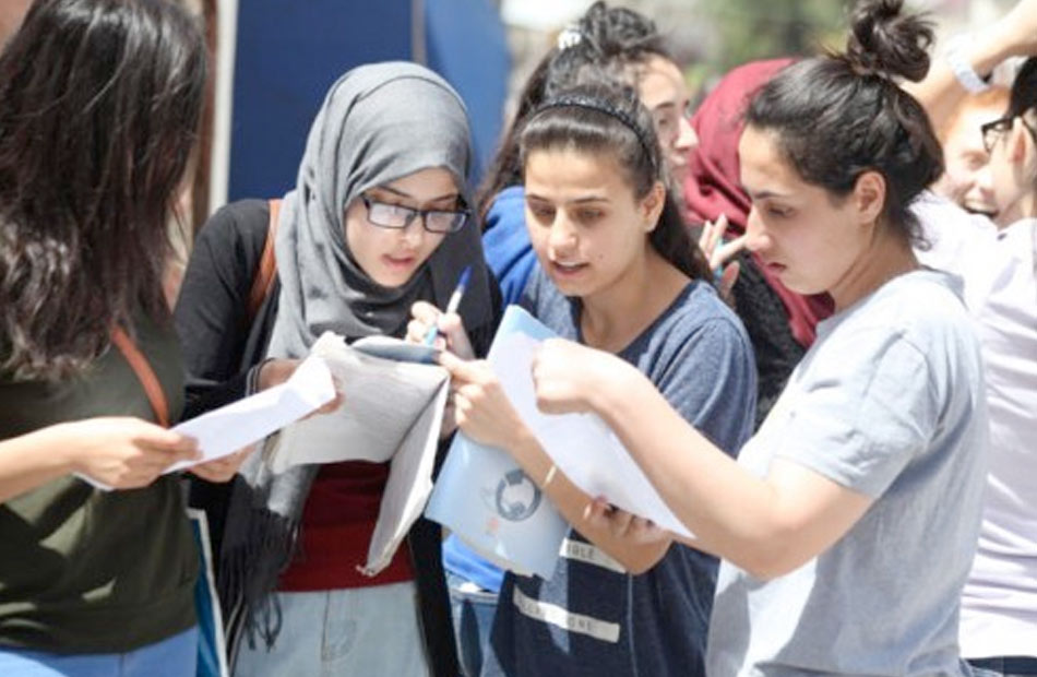 الشعر الطويل والموبايل.. محظورات داخل اللجان بامتحانات نصف العام 2025