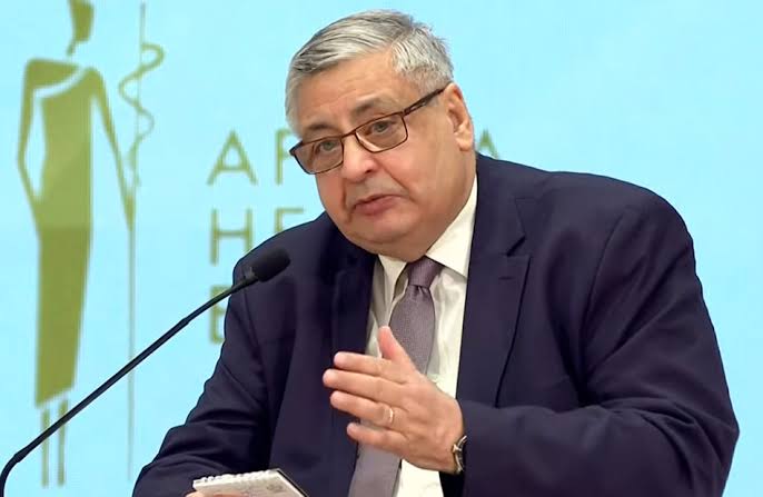 مستشار الرئيس للصحة: لا يوجد فيروسات جديدة في مصر 