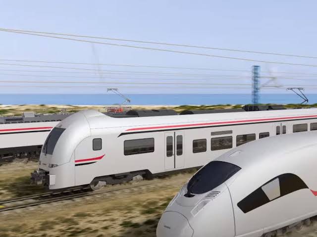 الحكومة تقرر اعتبار مشروع إنشاء خط القطار الكهربائى من أعمال المنفعة العامة