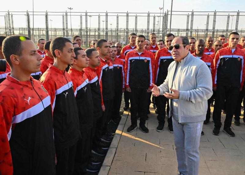 الرئيس السيسى لـ طلاب الأكاديمية العسكرية: أشرف مهمة لأي إنسان هي حماية وطنه