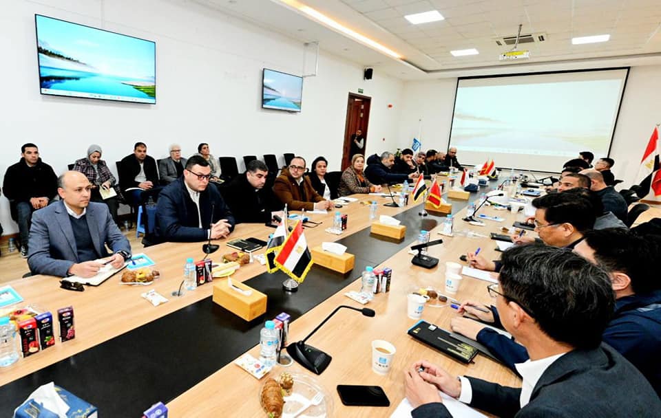 “وزير الإسكان” يبحث مع شركة صينية تفاصيل مشروع جديد بالعاصمة الإدارية