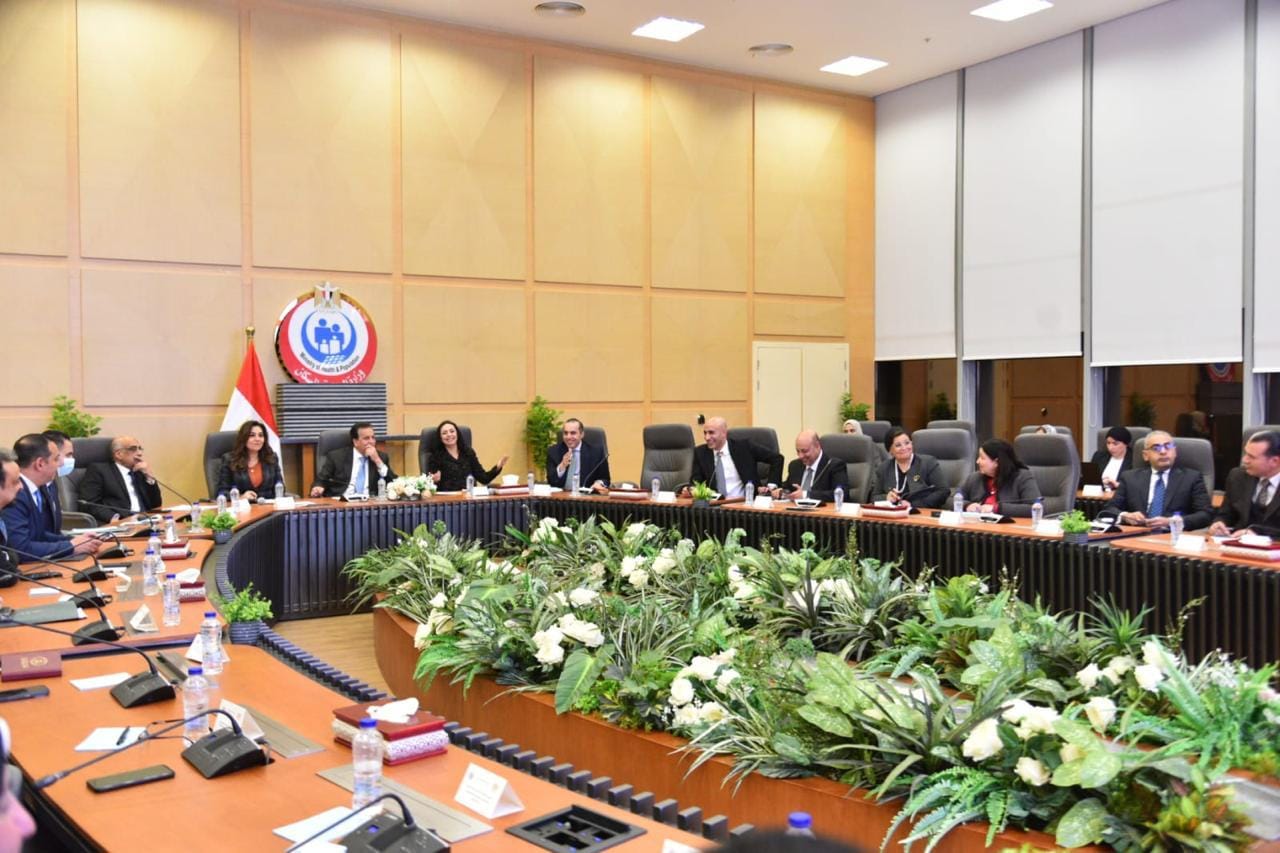 اللجنة الوزارية للتنمية البشرية: عرض نظام شهادة البكالوريا المصرية على الخبراء والمختصين بالتعليم واجراء حوار مجتمعي موسع ومتعمق