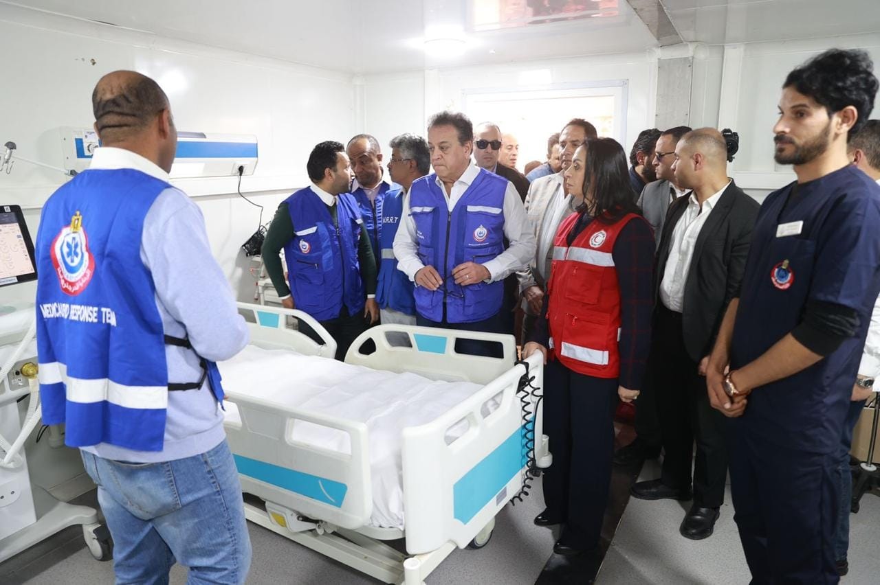 دعم الطوارئ والأطقم الطبية.. جولة تفقدية لوزير الصحة والتضامن في الشيخ زويد