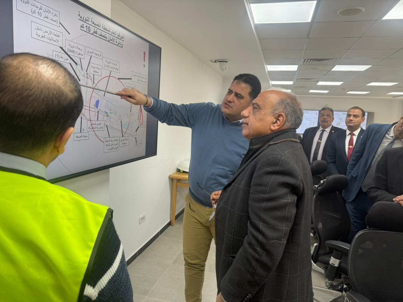 في زيارة ميدانية .. وزير الكهرباء والطاقة المتجددة يتفقد مستجدات تنفيذ أعمال المشروع