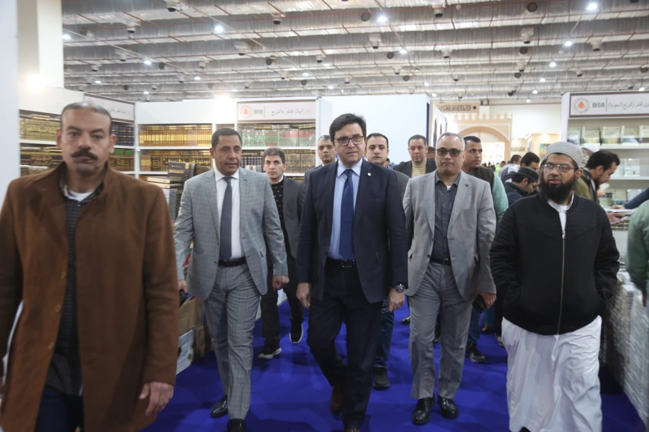 وزير الثقافة يشدد على الاهتمام التسهيلات والخدمات اللوجيستية المقدمة للناشرين وزير الثقافة يشدد على الاهتمام التسهيلات والخدمات اللوجيستية المقدمة للناشرين