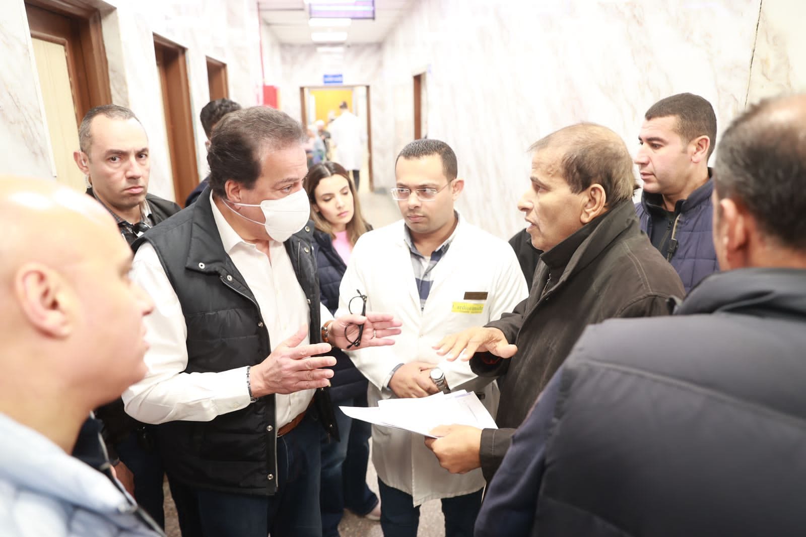 في سلسلة الزيارات المفاجئة.. وزير الصحة يتفقد مستشفى النصر للتأمين الصحي بحلوان