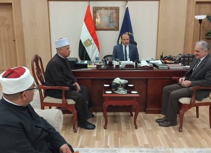 رئيس جامعة أسوان يهنئ مدير أمن أسوان بمناسبة عيد الشرطة الـ 73 ويشيد بدور الشرطة في تحقيق التنمية