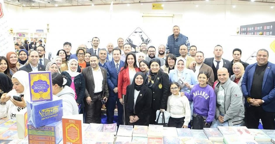 وفد تنسيقية شباب الأحزاب والسياسيين يزور معرض القاهره الدولي للكتاب في يومه الثاني وفد تنسيقية شباب الأحزاب والسياسيين يزور معرض القاهره الدولي للكتاب في يومه الثاني