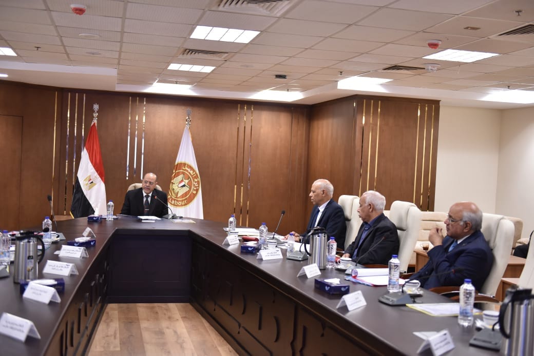 وزير العمل: 2 مليار و 262 مليونًا و 300 ألف جنيه دعمًا من “الصندوق” لـ 425 ألفًا و 216 عاملًا