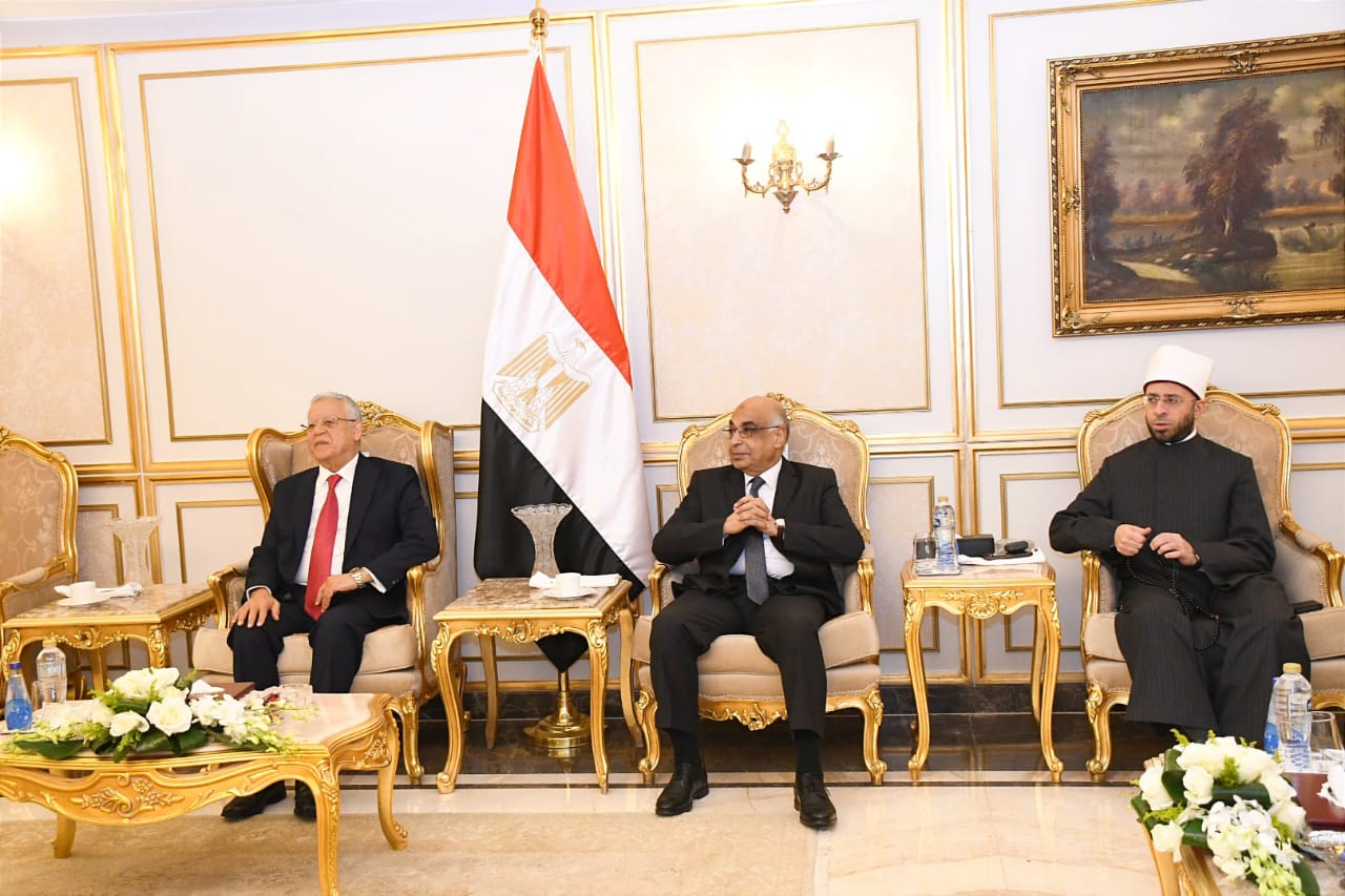 وزير الأوقاف يشهد اجتماع رؤساء المحاكم الدستورية والعليا والمجالس الدستورية الإفريقية وزير الأوقاف يشهد اجتماع رؤساء المحاكم الدستورية والعليا والمجالس الدستورية الإفريقية