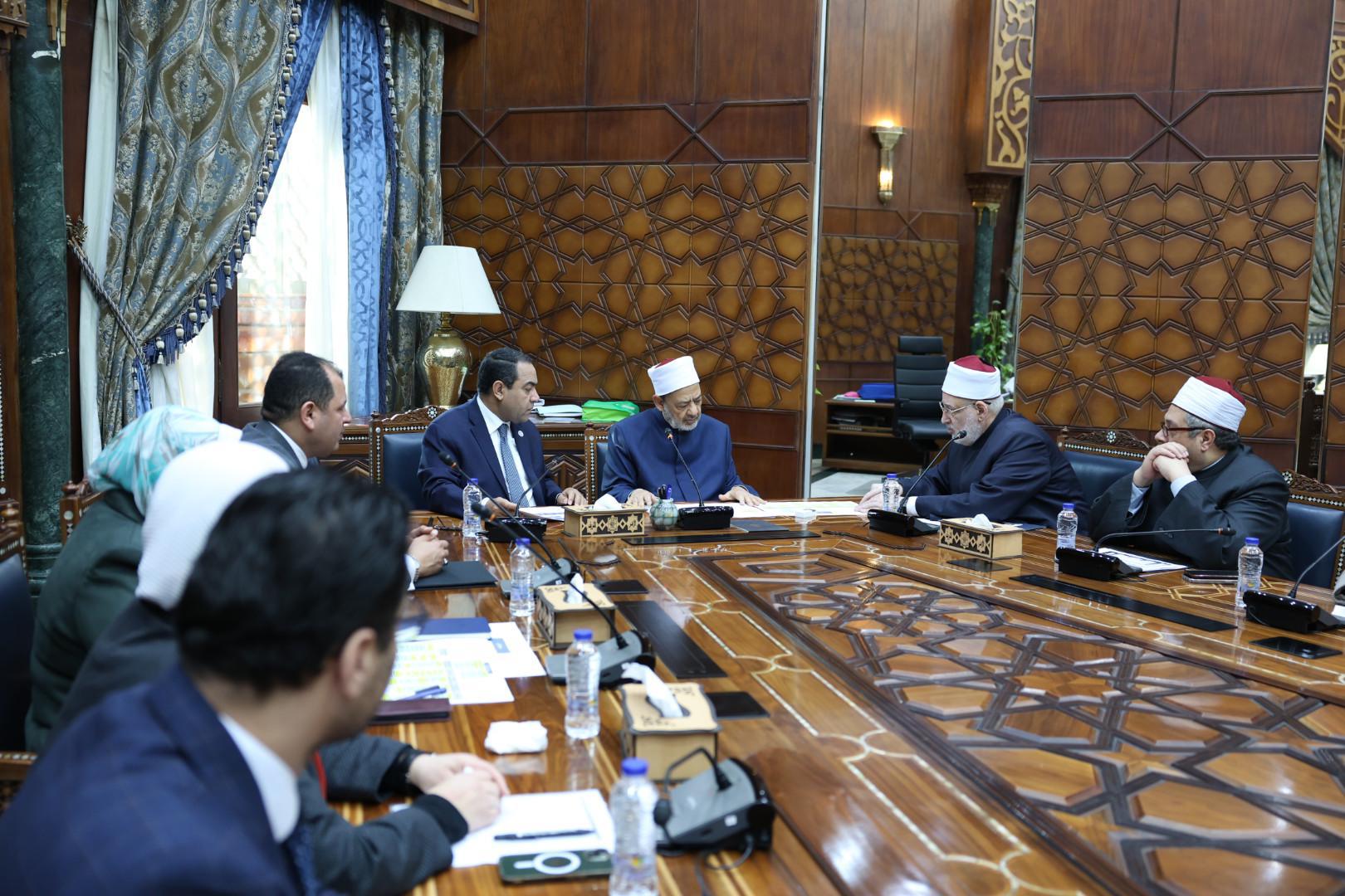 40 ألف.. الرئيس السيسي يوافق على تعيين معلمين جدد بالمعاهد الأزهرية 40 ألف.. الرئيس السيسي يوافق على تعيين معلمين جدد بالمعاهد الأزهرية