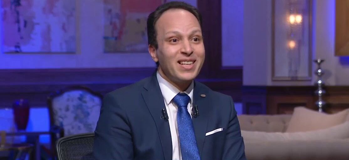 استشاري تغذية يُحذر من تناول المياه بهذه الصورة