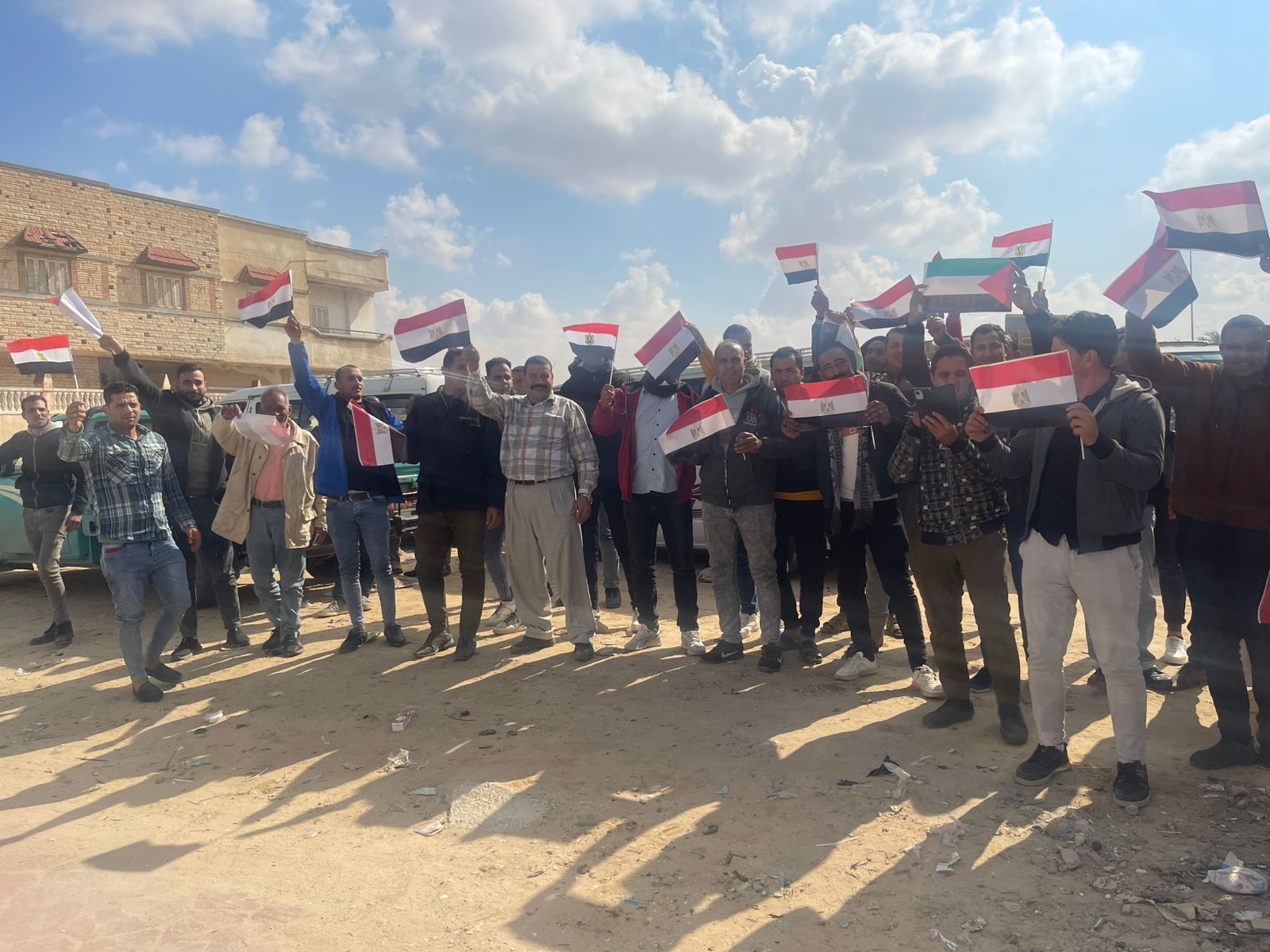 مجلس الشباب المصري يشيد بالتوافد الشعبي إلى معبر رفح ويؤكد دعمه للقيادة السياسية في رفض تهجير الفلسطينيين مجلس الشباب المصري يشيد بالتوافد الشعبي إلى معبر رفح ويؤكد دعمه للقيادة السياسية في رفض تهجير الفلسطينيين