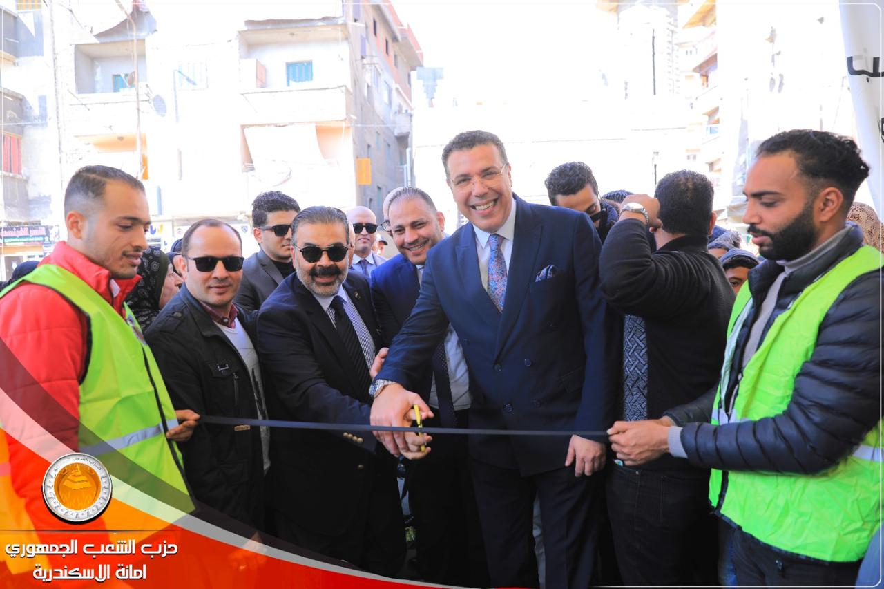 ضمن فعاليات مبادرة مع الناس الشعب الجمهوري بالإسكندرية يفتتح معرض لتوزيع الملابس المجانيه بالدخيله والعجمي