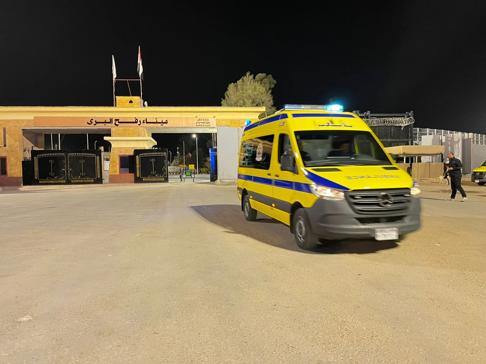 بعد فتح معبر رفح.. مصر تستقبال أشقائها من الجرحى والمرضى بقطاع غزة بعد فتح معبر رفح.. مصر تستقبال أشقائها من الجرحى والمرضى بقطاع غزة