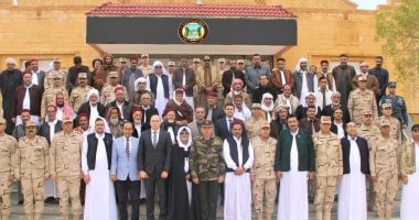 قيادة المنطقة الغربية العسكرية تستقبل عددا من شيوخ وعواقل القبائل بمطروح قيادة المنطقة الغربية العسكرية تستقبل عددا من شيوخ وعواقل القبائل بمطروح