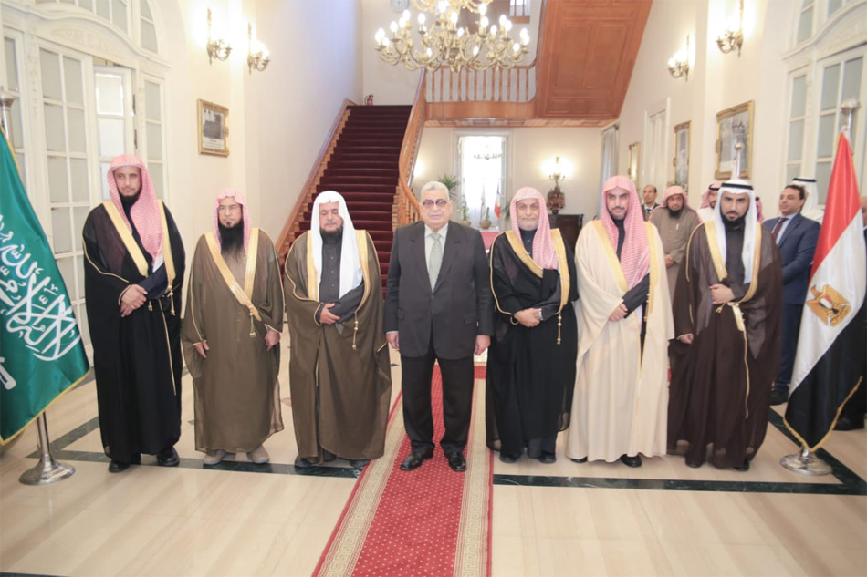 رئيس مجلس الدولة: حريصون على تعزيز التعاون مع القضاة الأشقاء في المحكمة الإدارية العُليا بالسعودية رئيس مجلس الدولة: حريصون على تعزيز التعاون مع القضاة الأشقاء في المحكمة الإدارية العُليا بالسعودية