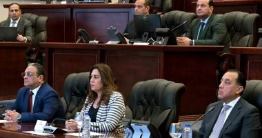 رئيس الوزراء يستعرض قدرات المحافظات فى مواجهة الأزمات والكوارث رئيس الوزراء يستعرض قدرات المحافظات فى مواجهة الأزمات والكوارث