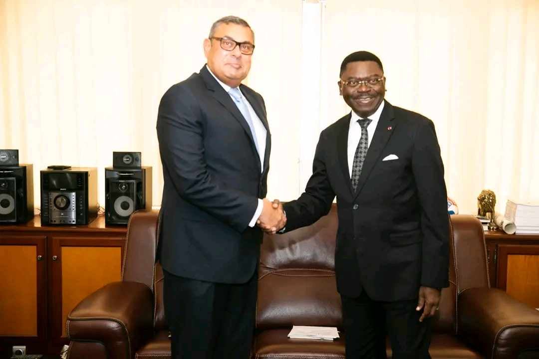 نائب وزير الخارجية يسلم رسالة من الرئيس السيسي إلى نظيره الكاميروني