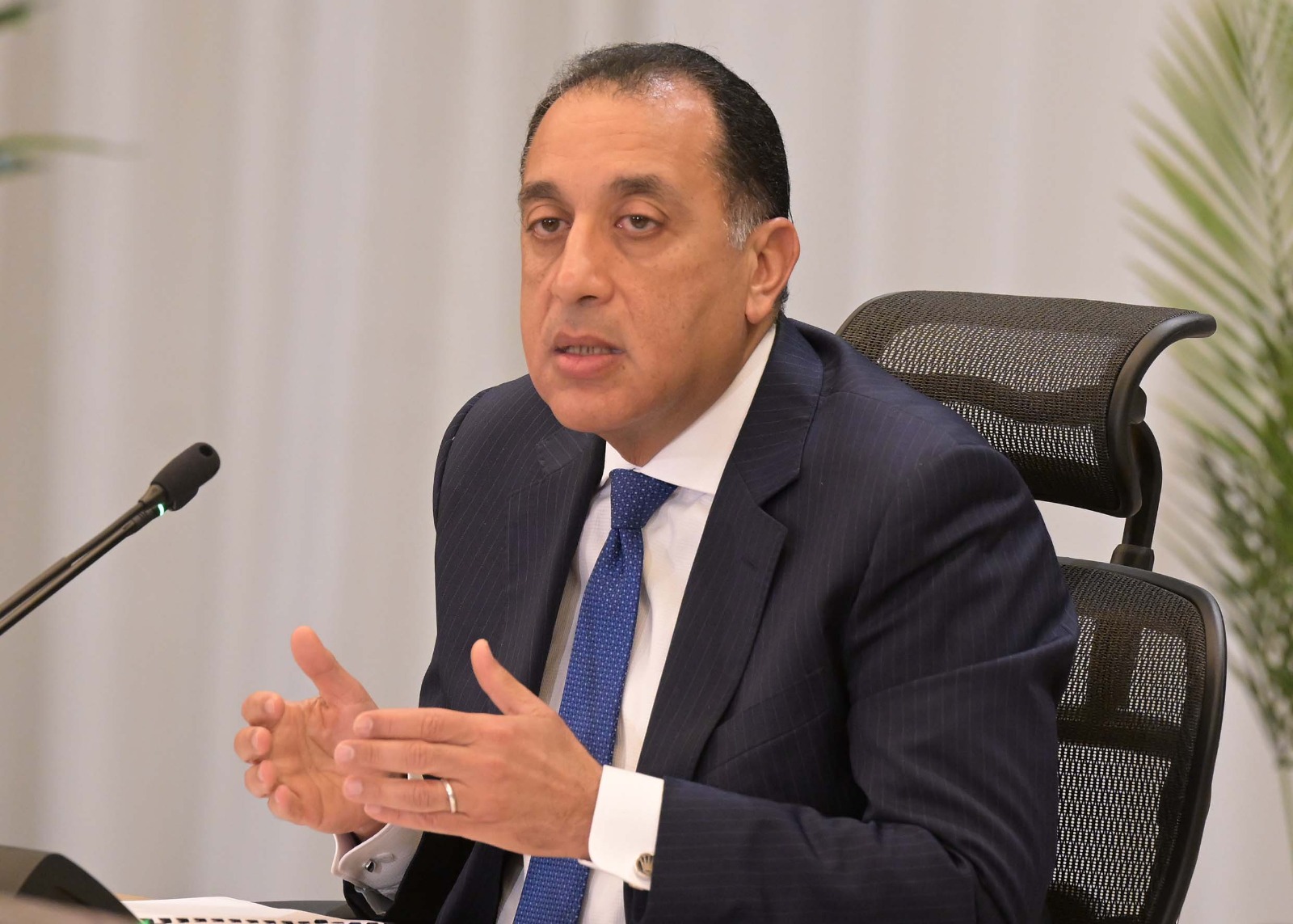 رئيس الوزراء يستعرض تقريرًا حول حركة السياحة الوافدة إلى مصر خلال 2024 رئيس الوزراء يستعرض تقريرًا حول حركة السياحة الوافدة إلى مصر خلال 2024