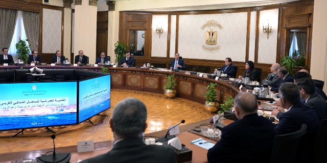 مدبولي: نستهدف أن تكون المناطق بالساحل الشمالي الغربي مأهولة بالسكان والسائحين على مدار العام