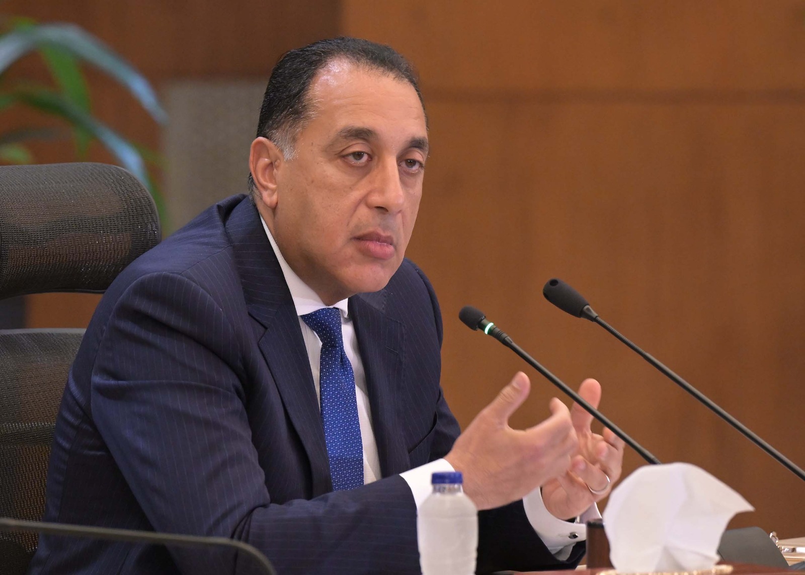 مدبولي يراجع ترتيبات معرض ومؤتمر مصر الدولي للطاقة والتجهيز لإطلاق مبادرة تحويل السيارات للعمل بالغاز مدبولي يراجع ترتيبات معرض ومؤتمر مصر الدولي للطاقة والتجهيز لإطلاق مبادرة تحويل السيارات للعمل بالغاز