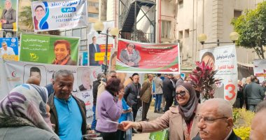 تزايد الإقبال على انتخابات الأطباء البيطريين بنقابتى القاهرة والجيزة الفرعيتين تزايد الإقبال على انتخابات الأطباء البيطريين بنقابتى القاهرة والجيزة الفرعيتين