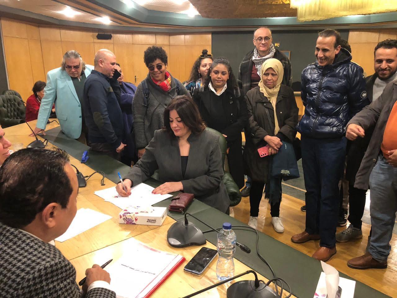 إيمان عوف تتقدم بأوراق ترشحها لعضوية مجلس نقابة الصحفيين إيمان عوف تتقدم بأوراق ترشحها لعضوية مجلس نقابة الصحفيين