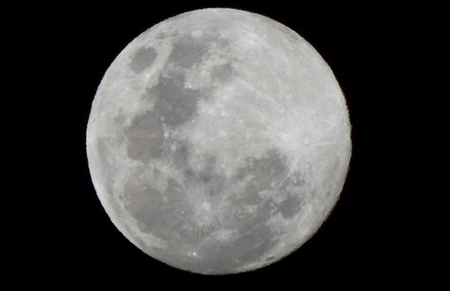 بعد غروب شمس اليوم.. شاهدوا «بدر شهر شعبان»