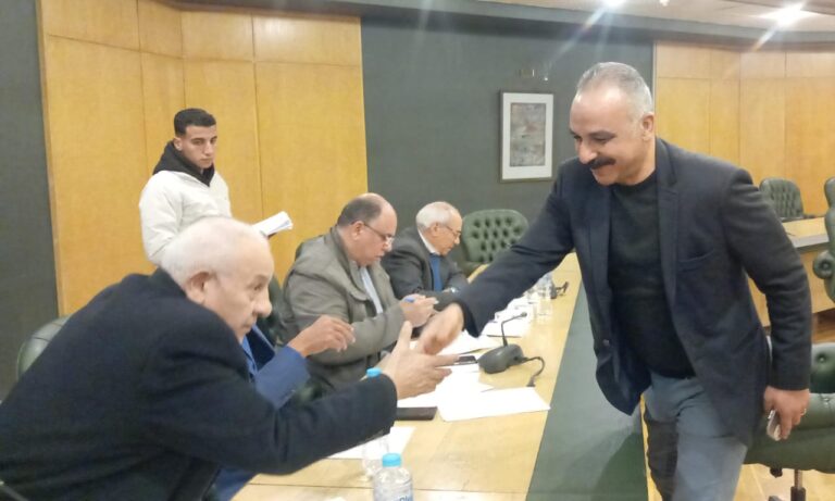 خير راغب يتقدم بأوراق ترشحه لعضوية مجلس نقابة الصحفيين فوق السن خير راغب يتقدم بأوراق ترشحه لعضوية مجلس نقابة الصحفيين فوق السن