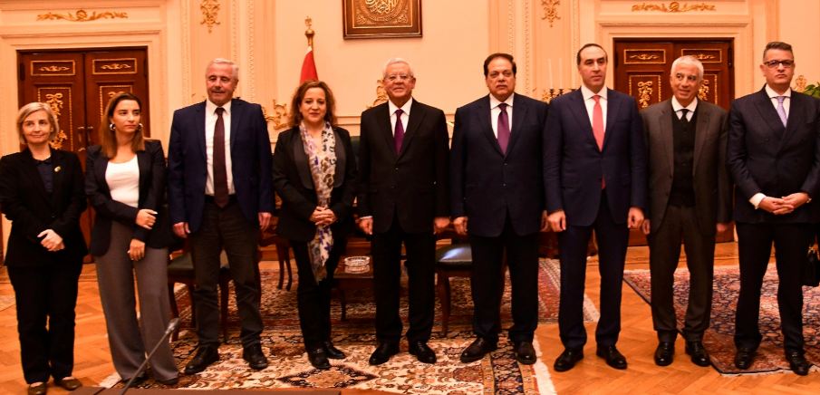 “جبالي”: مصر طرحت خطة عقلانية لإعادة إعمار غزة دون الحاجة إلى تهجير أهلها “جبالي”: مصر طرحت خطة عقلانية لإعادة إعمار غزة دون الحاجة إلى تهجير أهلها