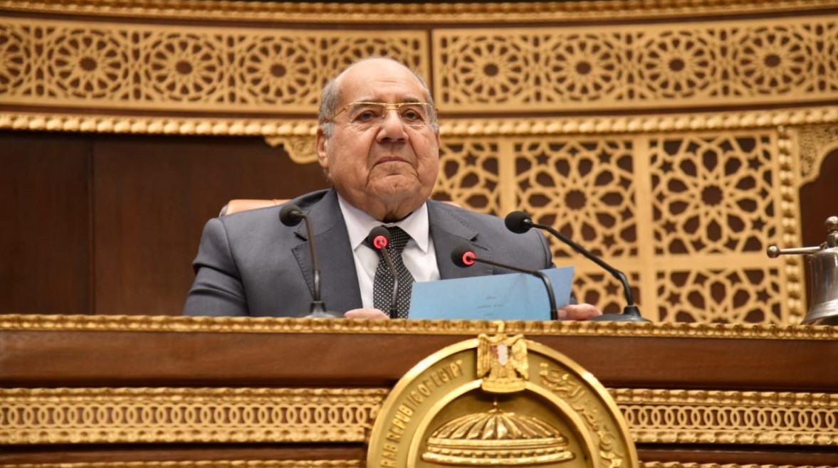 بدء جلسة الشيوخ لمناقشة خطة الحكومة بشأن المصانع المتعثرة والسيارات الكهربائية بدء جلسة الشيوخ لمناقشة خطة الحكومة بشأن المصانع المتعثرة والسيارات الكهربائية