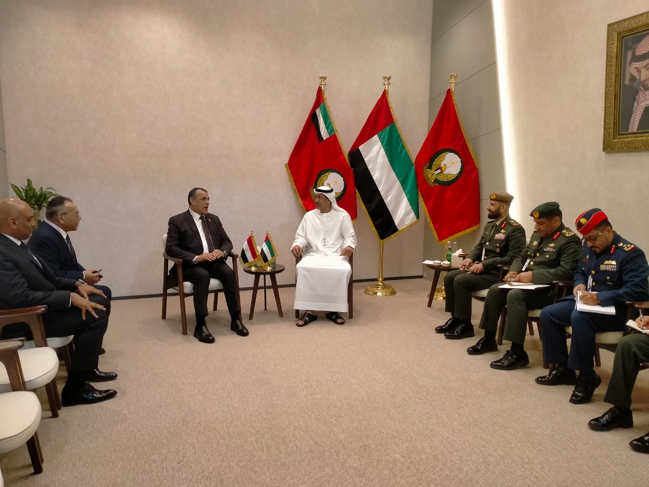 في اليوم الثالث لمعرض الدفاع الدولى.. وزير الدولة للإنتاج الحربى  يلتقى وزير الدولة لشؤون الدفاع الإماراتى في اليوم الثالث لمعرض الدفاع الدولى.. وزير الدولة للإنتاج الحربى  يلتقى وزير الدولة لشؤون الدفاع الإماراتى