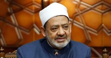 ملك ماليزيا قبيل عودته لبلاده يقطع لقاء الإمام الأكبر ورئيس وزراء ماليزيا لتوديعه ملك ماليزيا قبيل عودته لبلاده يقطع لقاء الإمام الأكبر ورئيس وزراء ماليزيا لتوديعه