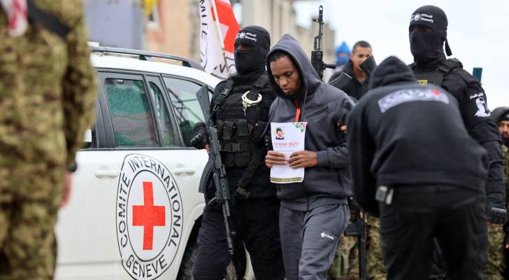 بعد قضائه 10 سنوات في أسر حماس.. من هو أفيرا منجستو؟