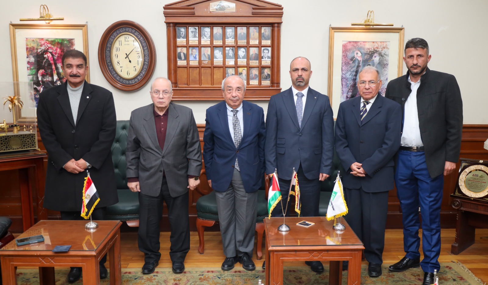 نقيب المهندسين يلتقي رئيس اتحاد المقاولين الفلسطينيين نقيب المهندسين يلتقي رئيس اتحاد المقاولين الفلسطينيين