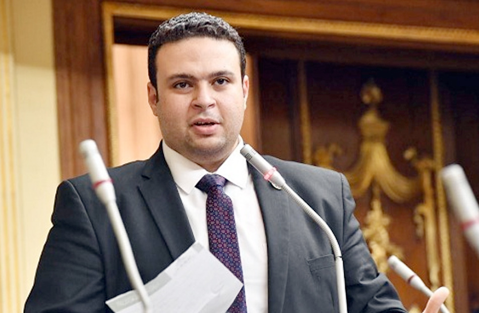 عبد المنعم إمام: المشكلة مش فى قانون العمل المشكلة الحكومة اللى عاملة لنا عمل