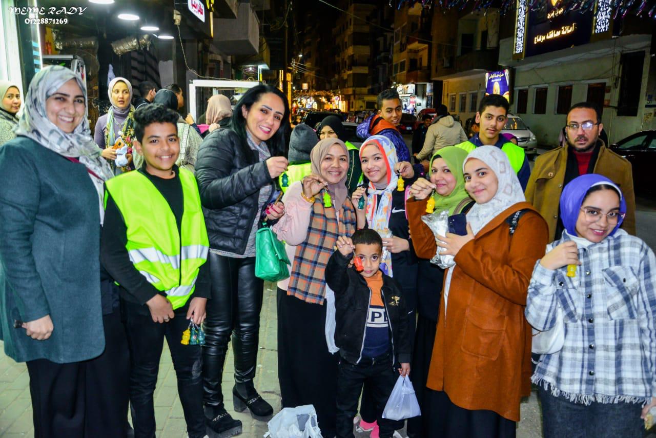 بسمة جميل تهنئ الرئيس السيسي والشعب المصري بمناسبة حلول شهر رمضان وتوزع الفوانيس على الأطفال