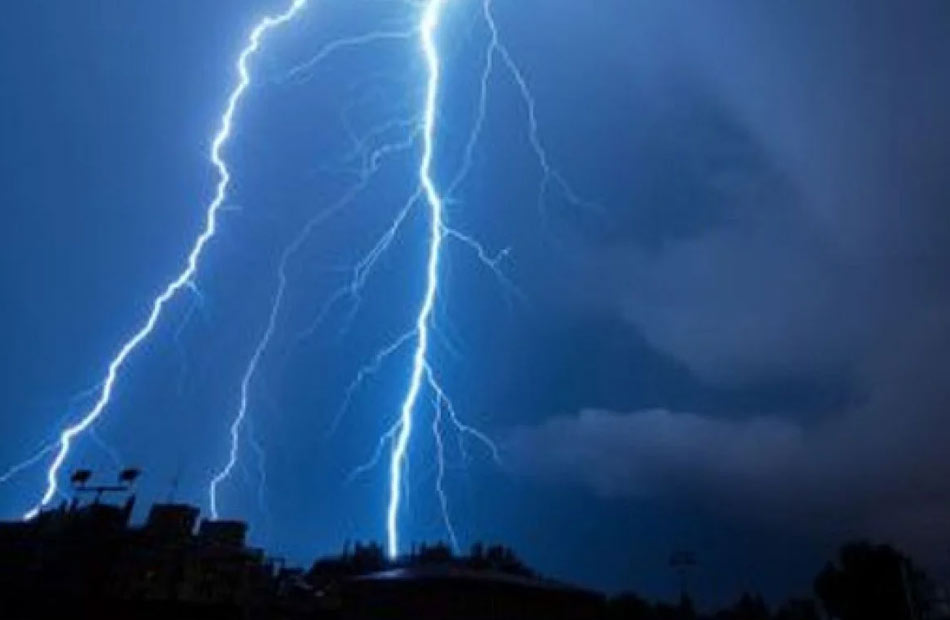 تحذير.. الأرصاد: القاهرة تشهد دوي الرعد وتساقط الثلوج