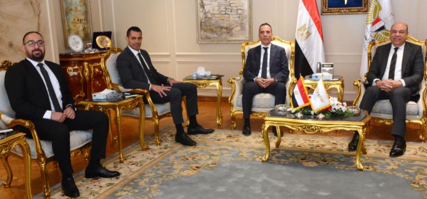 الطيران المدني: تطوير أنظمة الحجز الإلكتروني واستخدام تكنولوجيا الخدمة الذاتية الطيران المدني: تطوير أنظمة الحجز الإلكتروني واستخدام تكنولوجيا الخدمة الذاتية