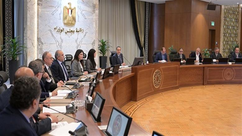 مدبولي: مستمرون في الإصلاحات الجمركية والنقدية لتخفيف الأعباء عن المصدرين مدبولي: مستمرون في الإصلاحات الجمركية والنقدية لتخفيف الأعباء عن المصدرين