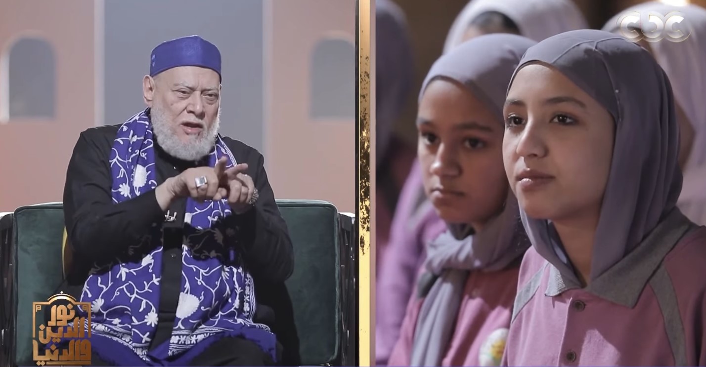 هل ذُكر في القرآن أن الطرحة واجبة على المسلمات؟.. علي جمعة يجيب