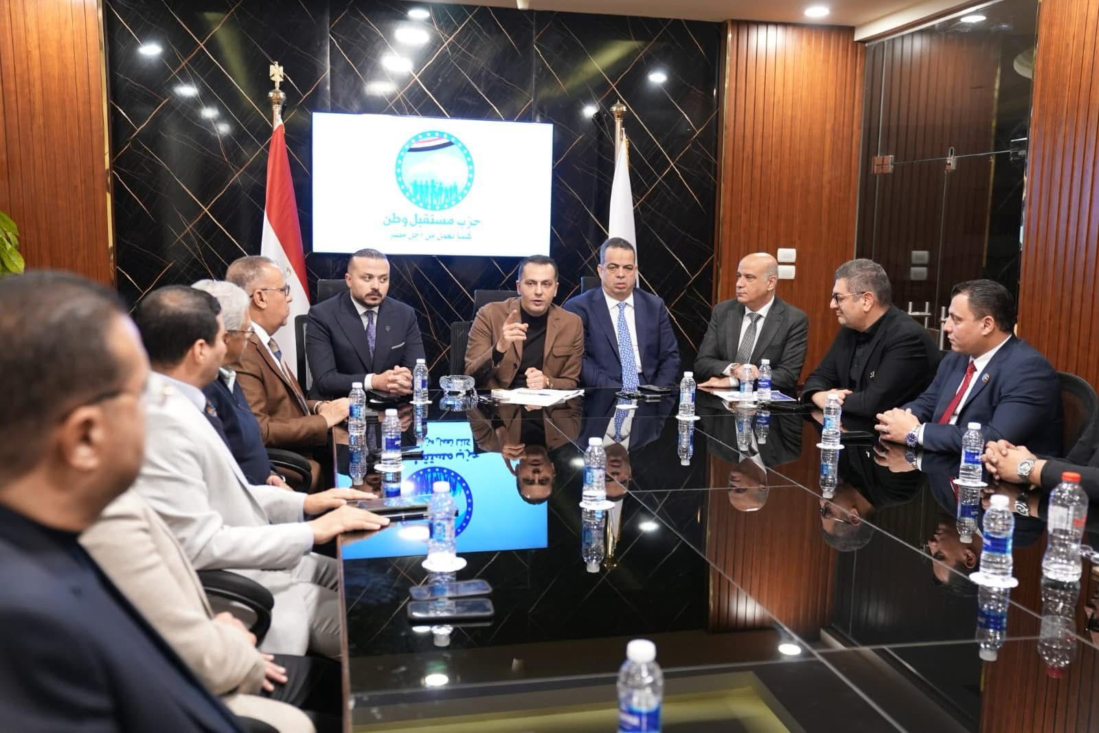 بحضور الأمين العام.. أمانة ريادة الأعمال المركزية بـ”مستقبل وطن” تعقد اجتماعا تنظيميا لمناقشة خطة عمل الأمانة خلال الفترة المقبلة