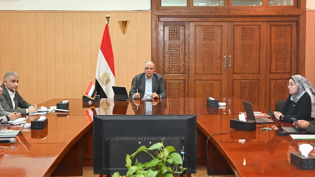 إتمام كافة التطهيرات قبل نهاية شهر إبريل ٢٠٢٥ بحد أقصى والتركيز على النقاط الساخنة بإدارات الرى إتمام كافة التطهيرات قبل نهاية شهر إبريل ٢٠٢٥ بحد أقصى والتركيز على النقاط الساخنة بإدارات الرى