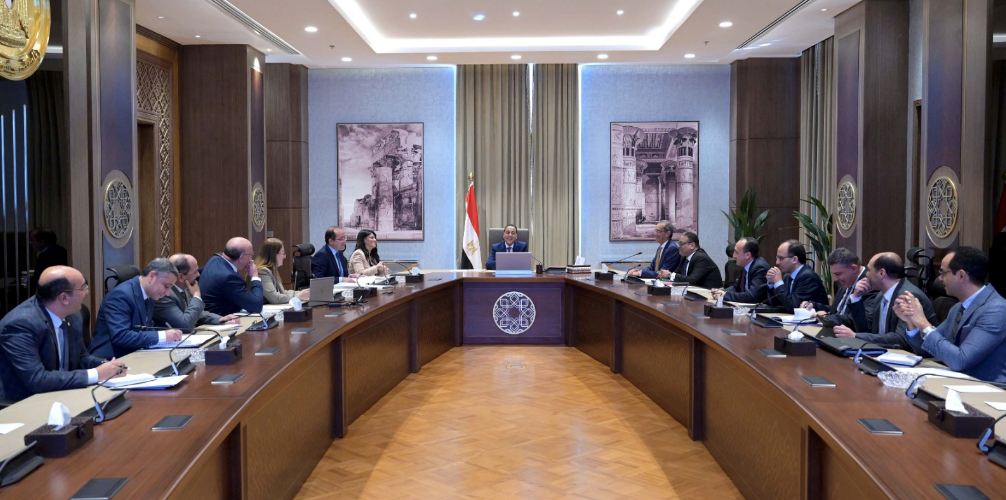 رئيس الوزراء يتابع جهود فض التشابكات المالية بين الهيئة القومية للبريد وبنك الاستثمار القومي رئيس الوزراء يتابع جهود فض التشابكات المالية بين الهيئة القومية للبريد وبنك الاستثمار القومي