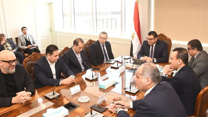 وزير الإسكان يبحث سبل التعاون مع مسئولي “منصة مصر العقارية”