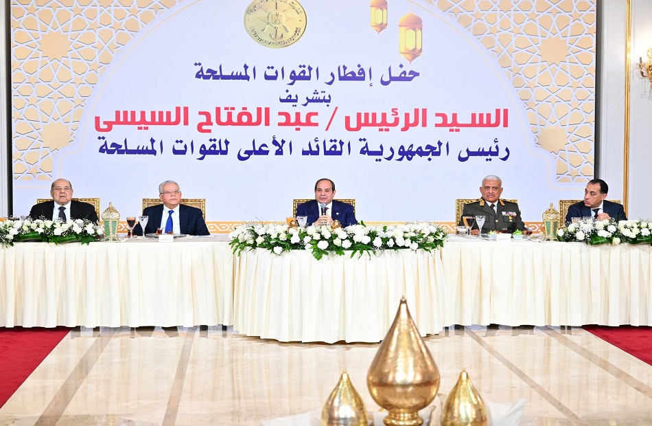 الرئيس السيسي يشدد على أهمية الإعلام الإيجابي المفيد الرئيس السيسي يشدد على أهمية الإعلام الإيجابي المفيد