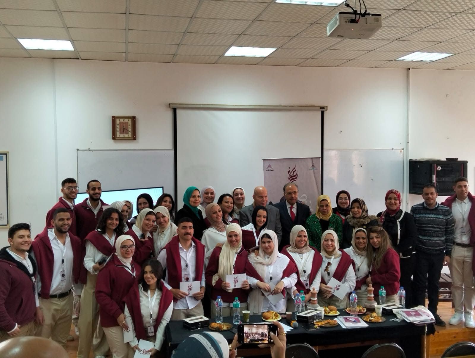 “صنعة” مشروع تخرج طلاب إعلام الشروق لتمكين المرأة اقتصاديا “صنعة” مشروع تخرج طلاب إعلام الشروق لتمكين المرأة اقتصاديا