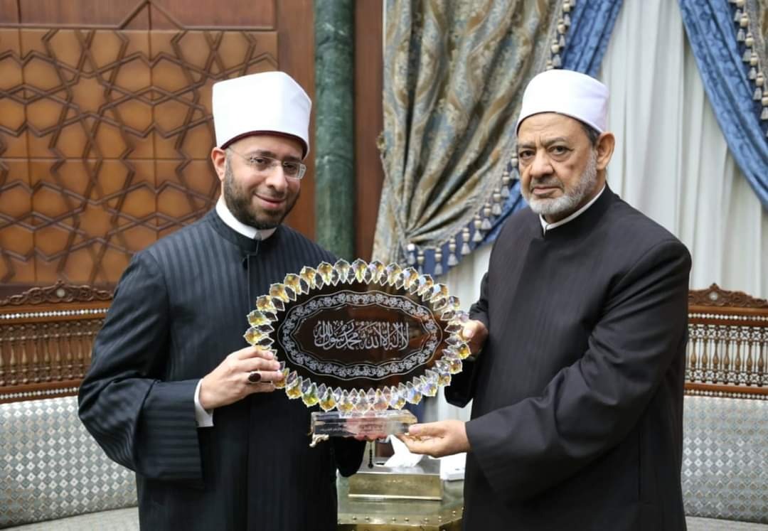 وزير الأوقاف يهنئ الإمام الأكبر بمناسبة مرور خمسة عشر عامًا على توليه مشيخة الأزهر